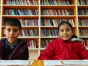 2 Kardeş Bir Yılda 783 Kitap Okudu