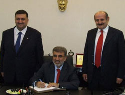 Bakan Rize Teşkilatını Kutladı