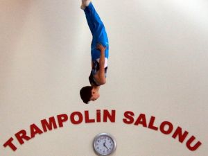 Kulüplerarası Trampolin Cimnastik Şampiyonası Başladı