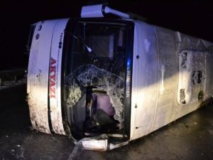 Yolcu Midibüsü Devrildi: 10 Yaralı