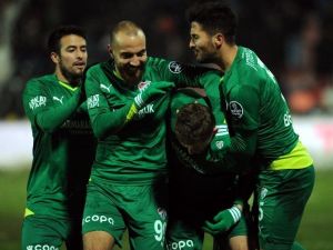 Hamzaoğlu Bursaspor’u Şaha Kaldırdı