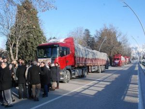 Tokat’tan Bayır Bucak Türkmenlerine 8 Tır Yardım