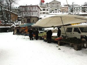 Kastamonu’da Kar Pazarı Vurdu