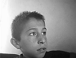 Otomobil Çoçuğa Çarptı