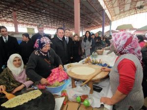 Menderes’te Kurulan Köy Pazarıyla Kadınlara Destek