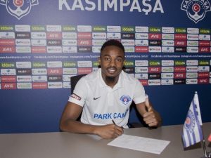 Fransız Forvet Kasımpaşa İle İmzaladı