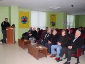 Üreticilere Fındık Kozalak Akarı İle Mücadele Anlatıldı