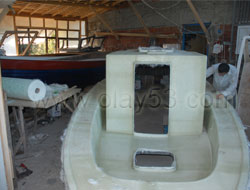 Dağ Köyünde Tekne Yapıyor