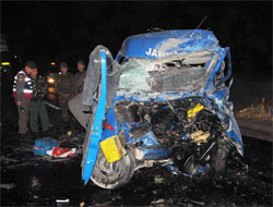 Askeri araç kaza yaptı 3 asker ŞEHİT, 7 YARALI