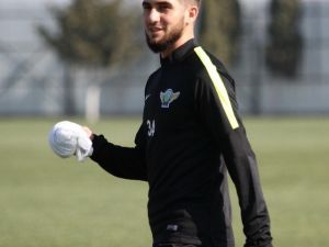 Akhisar Belediyespor’da Soner, İlk Antrenmanına Çıktı