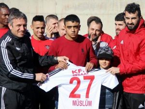 Gaziantepsporlu Futbolculardan Engelli Taraftara Büyük Jest
