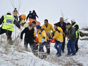 Minibüs Şarampole Uçtu: 5 Yaralı