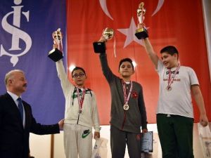 Satranç Şöleni Ödül Töreniyle Sona Erdi