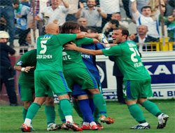 Rize Göztepe'yi 4'ledi