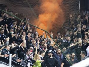 Pınar Karşıyaka - Beşiktaş Sompo Japan Maçında Olaylar Çıktı