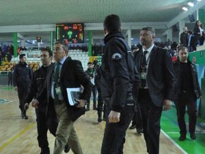 Basketbol Maçının Ardından ‘Kültürsüz’ Gerilimi