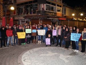 Chp’li Gençler, Bağdat Caddesi’ndeki Tecavüz Olayını Protesto Etti