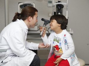 Akıllı Telefonlar Göz Bozukluklarını Arttırıyor