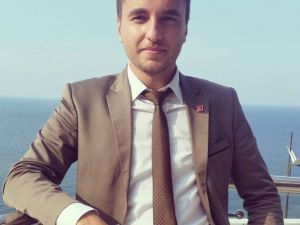 Chp Gençlik Kolları Başkanı İstifa Etti