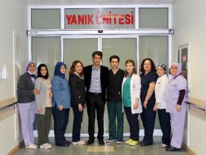 Çocukları Çift Katlı Demlik Yakıyor