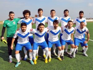 Amatör Maçın Sonunda Saha Karıştı