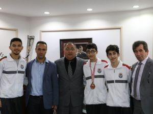 Taekwondocular Başkan Salman’ı Ziyaret Etti