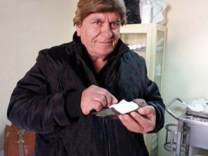 Yaralı Kumruya Muhtar Şefkati