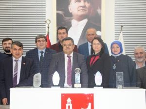 Chp’li Meclis Üyelerden Ak Partili Başkan Yağcı’ya Teşekkür