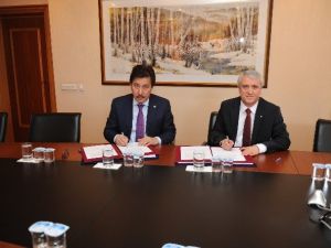 Anadolu Üniversitesi İle El-farabi Ulusal Üniversitesi Arasında İş Birliği Protokolü