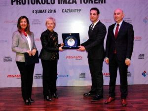 Üniversiteli Kabin Memurları