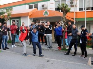 Alanyasporlu Futbolcular Asker Uğurladı