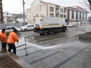 Düzce’de Kaldırımlar Yıkanıyor