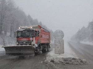 Bolu Dağı’da Tipi Şeklinde Kar Yağışı Başladı