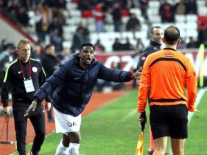 Eto’o Saha Kenarına Da Sığmadı
