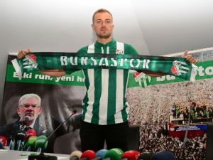 Mert Günok Kalesinde Güven Vermiyor