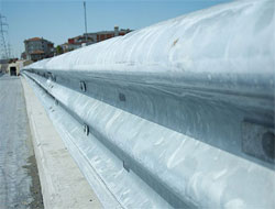 Ardeşen'de Virajlara Bariyer Yapıldı