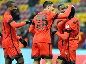 Galatasaray, Kupada Moral Arıyor