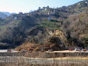 Of-çaykara Karayolu Tek Şeritten Ulaşıma Açıldı