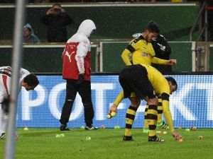 Almanya’da Tenis Toplu Protesto