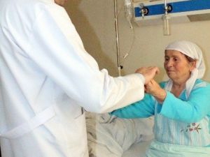 Felçli Geldiği Hastaneden Yürüyerek Çıktı