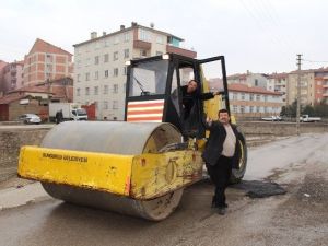 Sungurlu’da Bozulan Yollara Bakım Yapılıyor