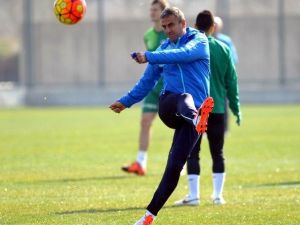 Hamzaoğlu: "Bursaspor’un Daha Büyük Düşünmesi Gerekiyor"