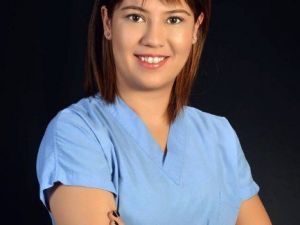 Büyük Meme Kas Ve İskelet Ağrısına Neden Oluyor