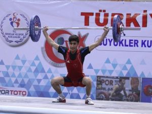 Türkiye Büyükler-kulüpler Halter Şampiyonası Başladı