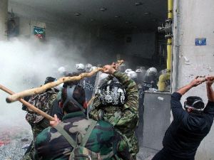 Yunanlı Çiftçiler Hükümeti Protesto Etti