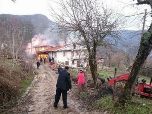 Kastamonu’da Üç Ev Yandı