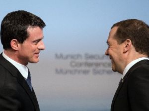 Valls’den, Rusya’ya, ‘Suriye’de Sivillere Yönelik Saldırılarını Durdur’ Çağrısı
