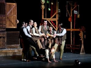 Arturo Ui’nin Önlenebilir Tırmanışı İsimli Oyuna Yoğun İlgi