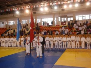 Anadolu Yıldızlar Ligi Judo Yarı Final Müsabakaları Tokat’ta Başladı