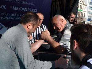 Trabzon’da Bilek Güreşi Turnuvası’na Yoğun İlgi